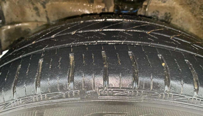 2016 Maruti Wagon R 1.0 VXI AMT, Petrol, Automatic, 61,247 km, Left Front Tyre Tread