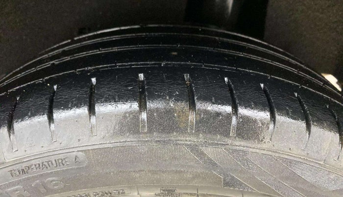 2021 Maruti Baleno ZETA PETROL 1.2, Petrol, Manual, 70,270 km, Left Rear Tyre Tread