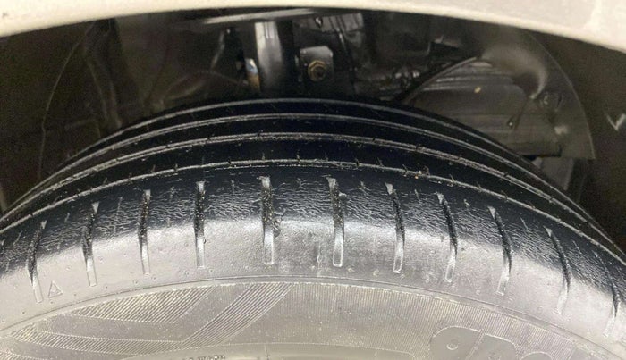 2021 Maruti Baleno ZETA PETROL 1.2, Petrol, Manual, 70,270 km, Right Front Tyre Tread