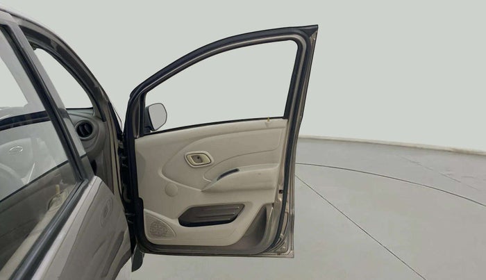 2017 Datsun Redi Go T (O), Petrol, Manual, 45,514 km, RHS Front Door