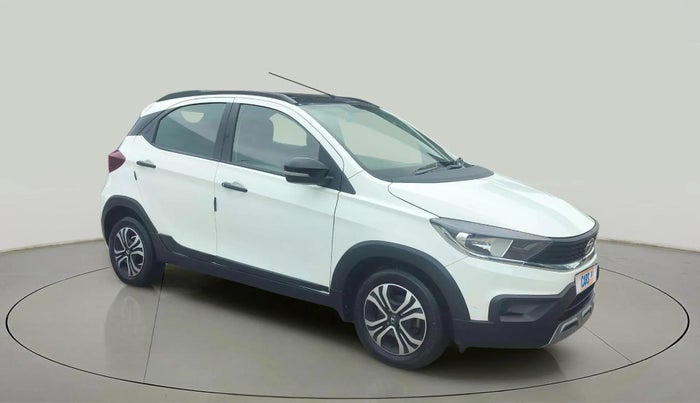 2022 Tata TIAGO NRG XT MT, Petrol, Manual, 9,756 km, Right Front Diagonal