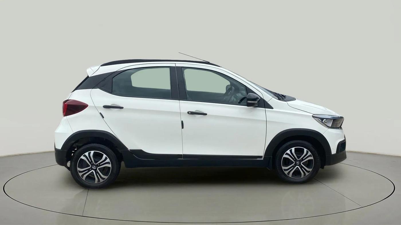 2022 Tata TIAGO NRG XT MT, Petrol, Manual, 9,756 km, Right Side View