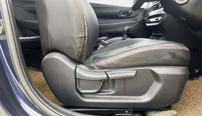 2025 Hyundai NEW I20 SPORTZ 1.5 MT, Diesel, Manual, 29,126 km, Driver Side Adjustment Panel