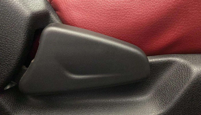 2019 Renault Kwid RXL, Petrol, Manual, 31,924 km, Driver Side Adjustment Panel