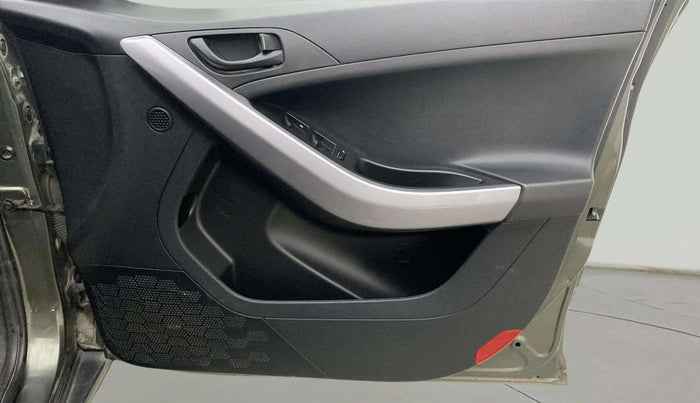 2021 Tata NEXON XM SUNROOF PETROL, Petrol, Manual, 59,727 km, Driver Side Door Panels Control