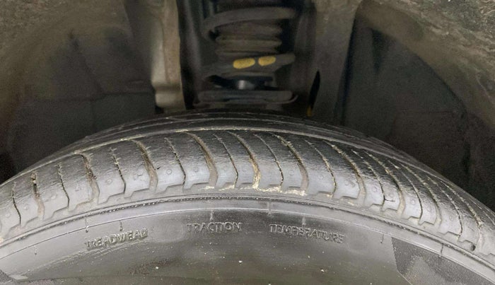2022 Nissan MAGNITE XL, Petrol, Manual, 29,767 km, Left Front Tyre Tread