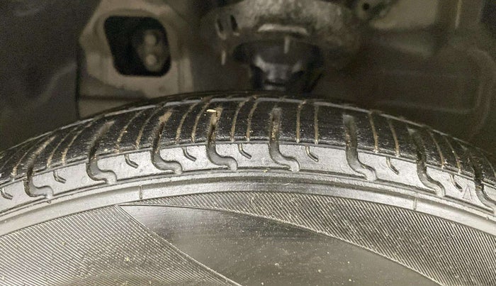 2019 Hyundai NEW SANTRO SPORTZ CNG, CNG, Manual, 67,235 km, Left Front Tyre Tread