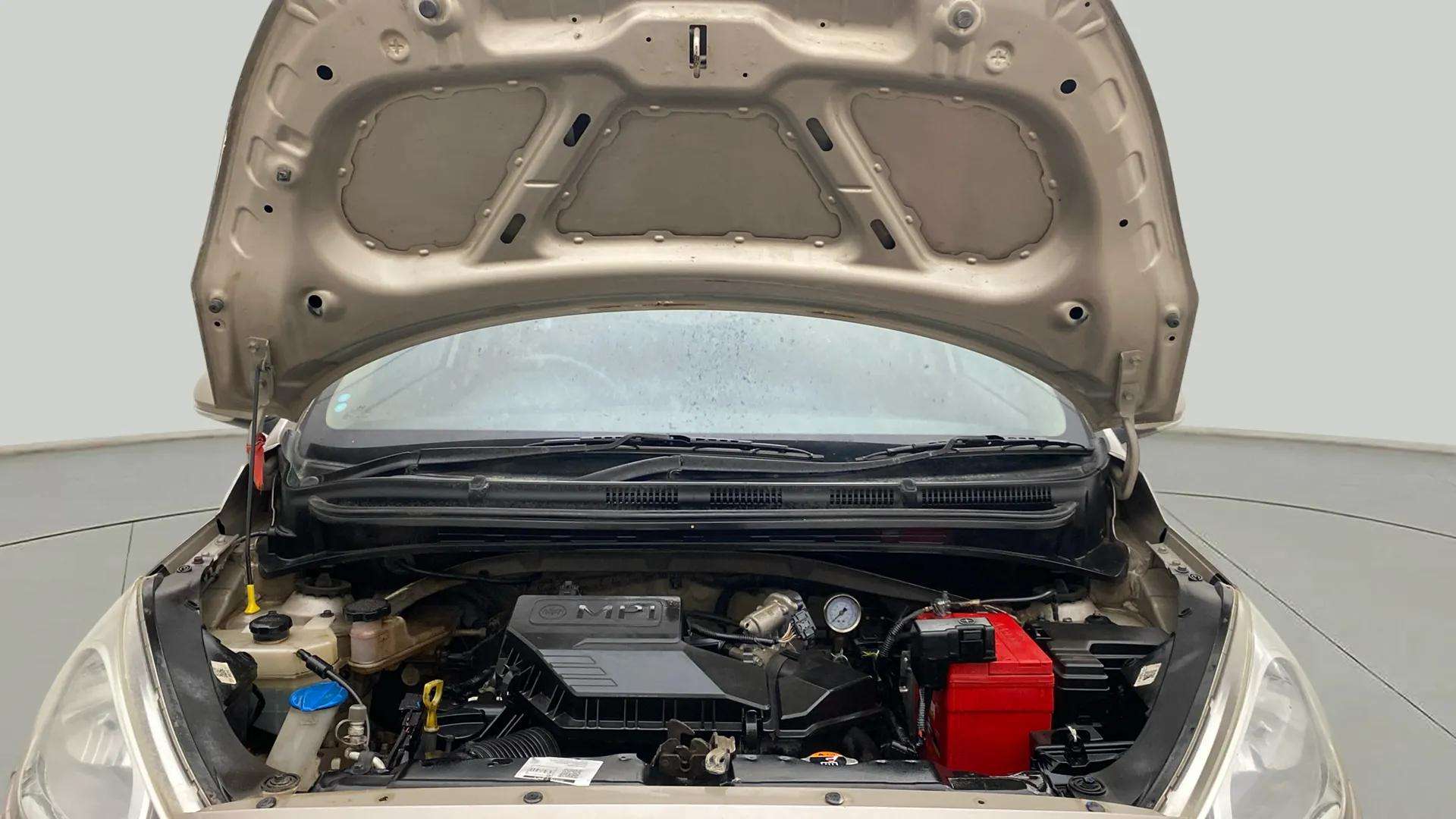 Engine-Full-View-With-Bonnet-Open-13
