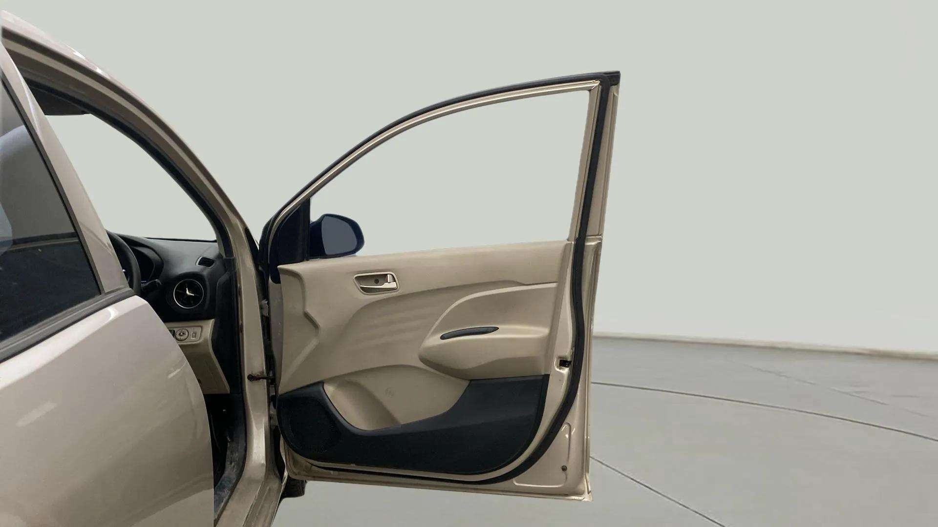 RHS-Front-Door-Open-32