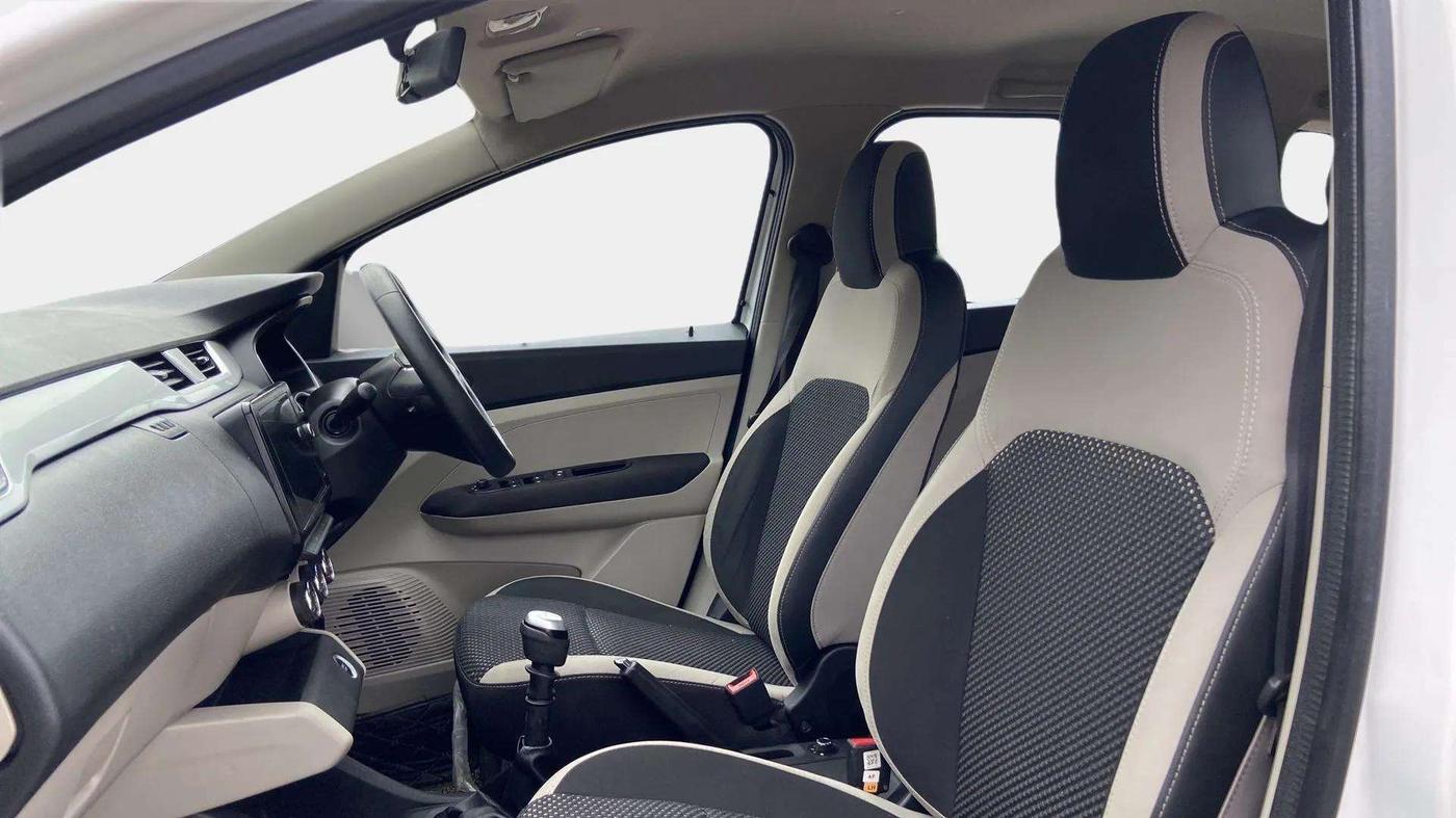2020 Renault TRIBER RXZ, Petrol, Manual, 32,101 km, Right Side Front Door Cabin