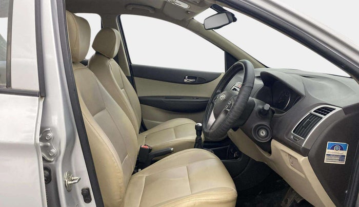 2014 Hyundai i20 SPORTZ 1.2, Petrol, Manual, 71,453 km, Right Side Front Door Cabin