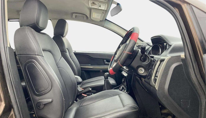 2018 Tata Hexa XT 4X2 7 STR, Diesel, Manual, 1,29,969 km, Right Side Front Door Cabin