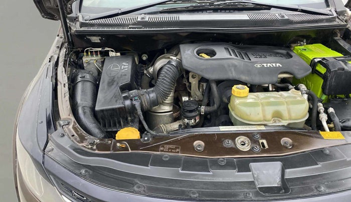 2018 Tata Hexa XT 4X2 7 STR, Diesel, Manual, 1,29,969 km, Engine View - Right