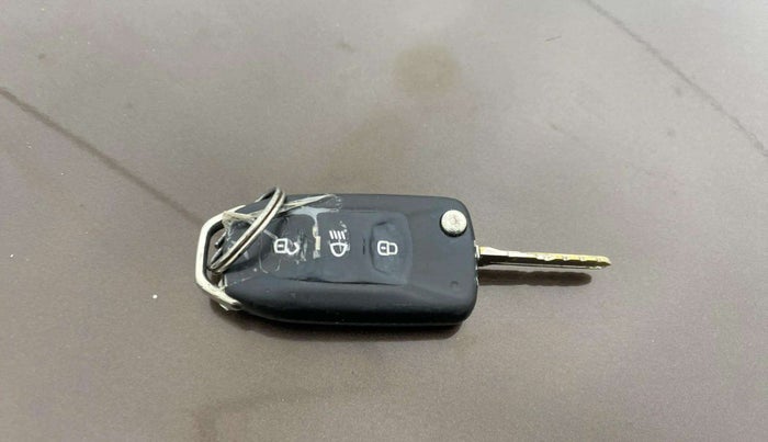 2018 Tata Hexa XT 4X2 7 STR, Diesel, Manual, 1,29,969 km, Key Close Up