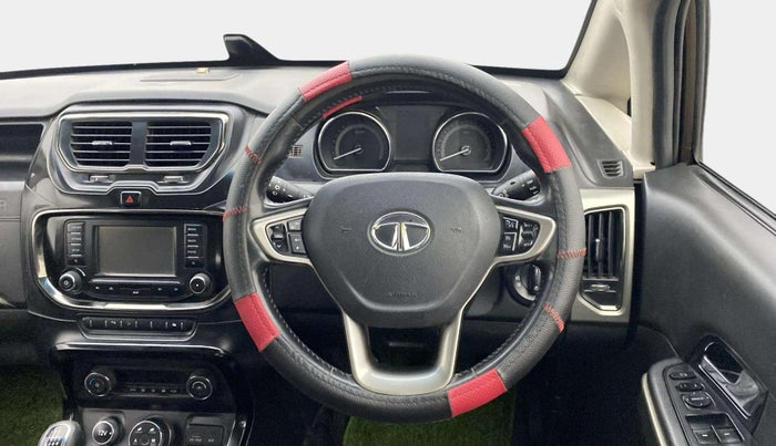 2018 Tata Hexa XT 4X2 7 STR, Diesel, Manual, 1,29,969 km, Steering Wheel Close Up