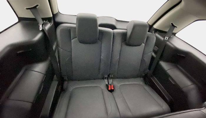 2018 Tata Hexa XT 4X2 7 STR, Diesel, Manual, 1,29,969 km, Third Seat Row ( optional )