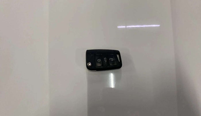 2019 Skoda Octavia STYLE 1.4 TSI, Petrol, Manual, 37,386 km, Key Close Up