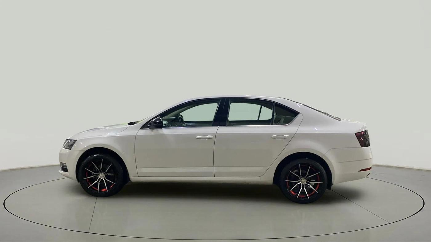 2019 Skoda Octavia STYLE 1.4 TSI, Petrol, Manual, 37,454 km, Left Side