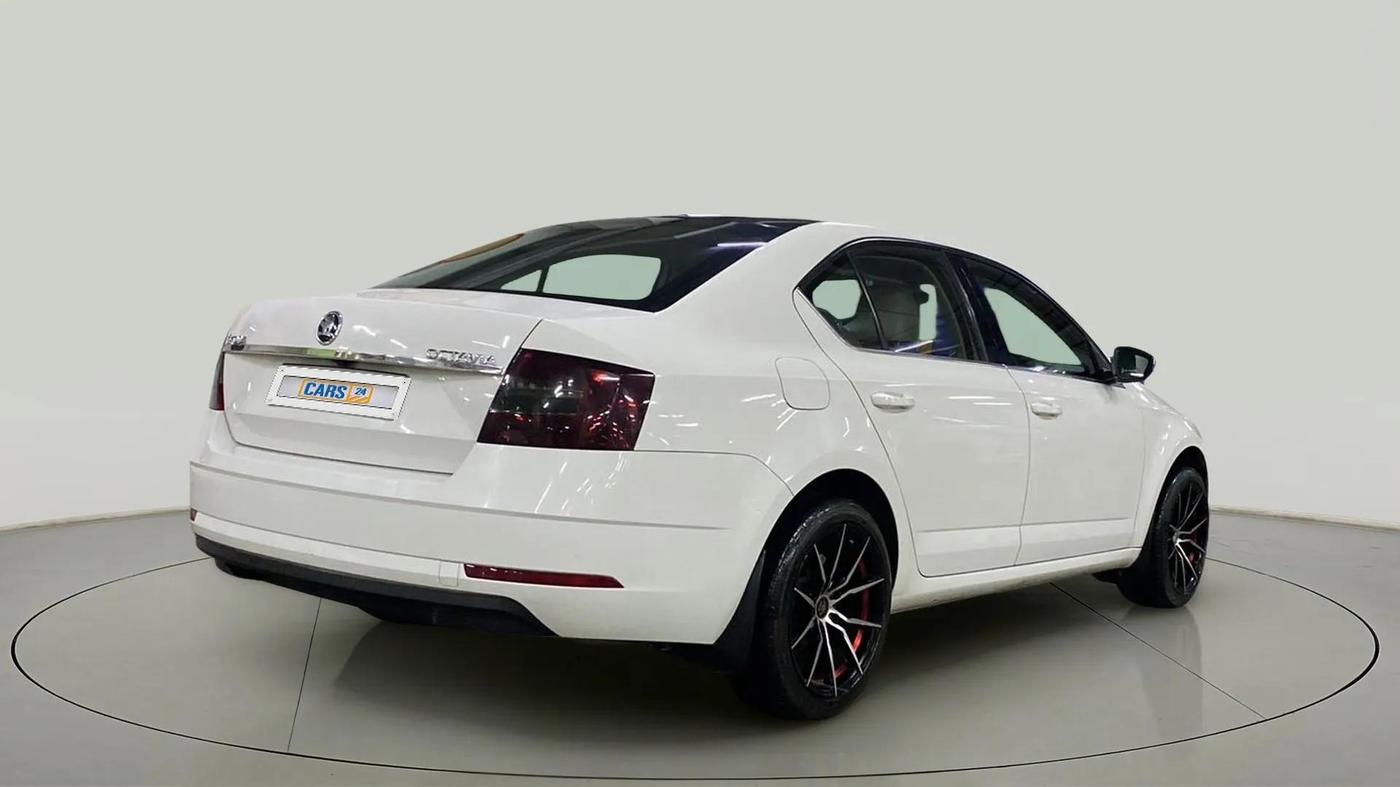 2019 Skoda Octavia STYLE 1.4 TSI, Petrol, Manual, 37,454 km, Right Back Diagonal