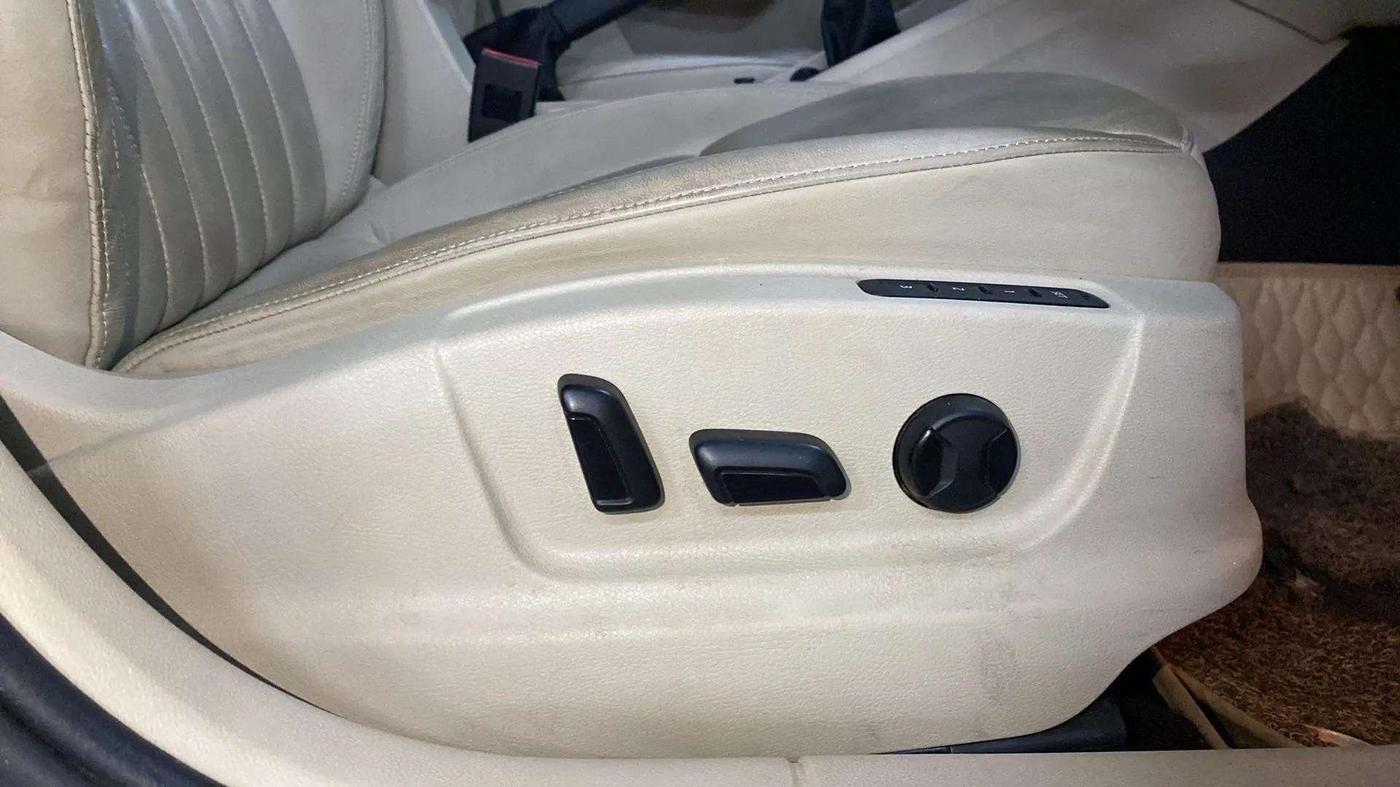 2019 Skoda Octavia STYLE 1.4 TSI, Petrol, Manual, 37,454 km, Driver Side Adjustment Panel