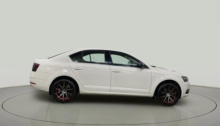 2019 Skoda Octavia STYLE 1.4 TSI, Petrol, Manual, 37,386 km, Right Side View