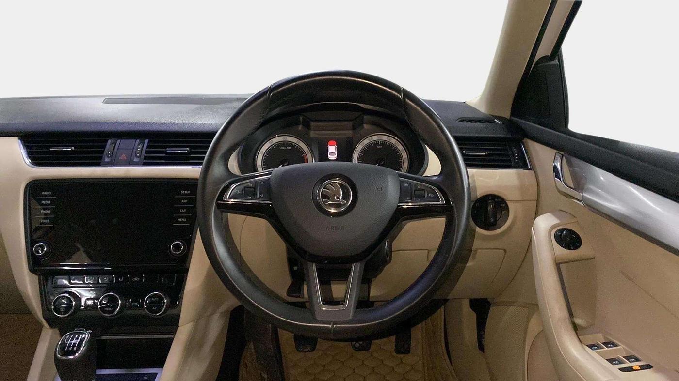 2019 Skoda Octavia STYLE 1.4 TSI, Petrol, Manual, 37,454 km, Steering Wheel Close Up