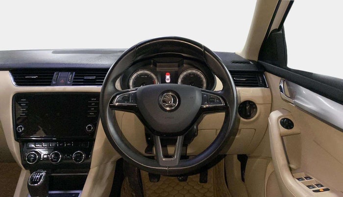 2019 Skoda Octavia STYLE 1.4 TSI, Petrol, Manual, 37,386 km, Steering Wheel Close Up
