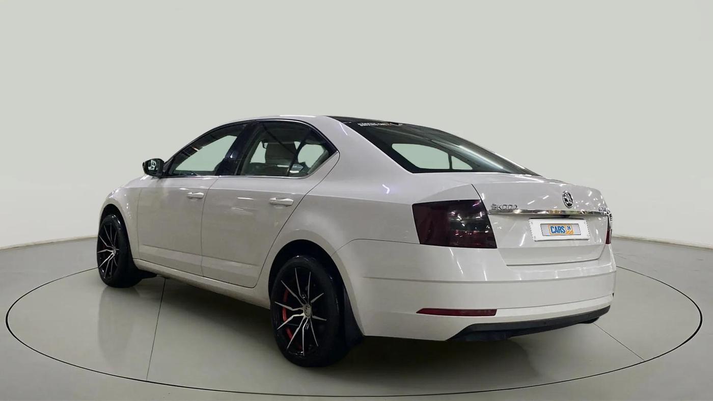 2019 Skoda Octavia STYLE 1.4 TSI, Petrol, Manual, 37,454 km, Left Back Diagonal