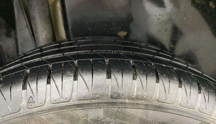 2021 Maruti Vitara Brezza ZXI PLUS, Petrol, Manual, 47,998 km, Right Rear Tyre Tread