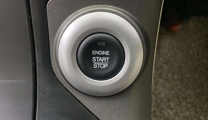 2016 Mahindra XUV500 W10, Diesel, Manual, 1,10,513 km, Keyless Start/ Stop Button