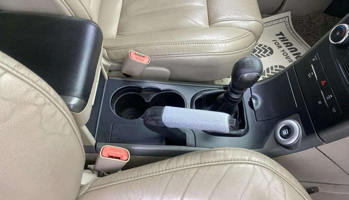 2016 Mahindra XUV500 W10, Diesel, Manual, 1,10,513 km, Gear Lever