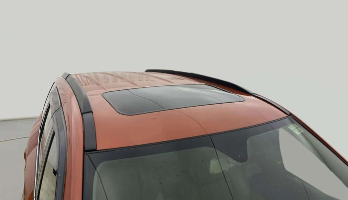 2016 Mahindra XUV500 W10, Diesel, Manual, 1,10,513 km, Roof