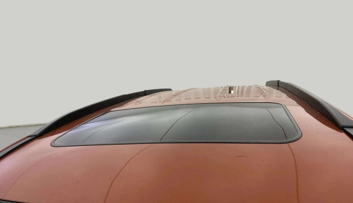 2016 Mahindra XUV500 W10, Diesel, Manual, 1,10,513 km, Moonroof/ Sunroof