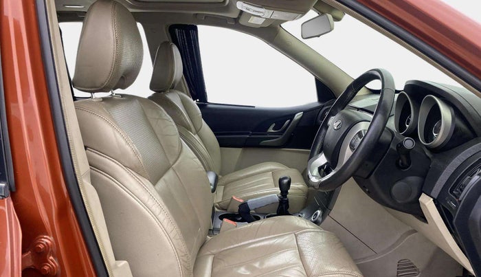 2016 Mahindra XUV500 W10, Diesel, Manual, 1,10,513 km, Right Side Front Door Cabin