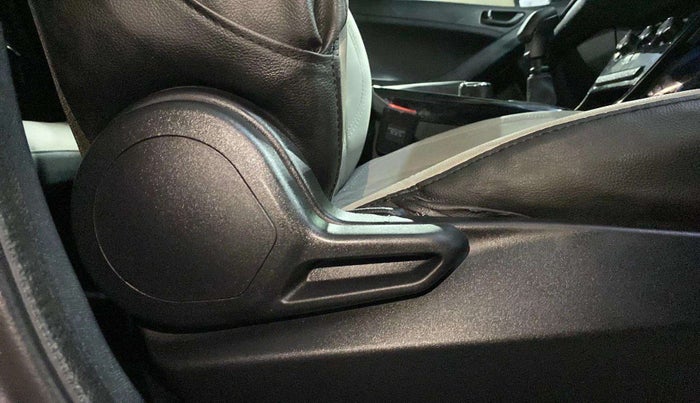 2024 Tata NEXON SMART+ SUNROOF 1.2 PETROL, Petrol, Manual, 7,194 km, Driver Side Adjustment Panel