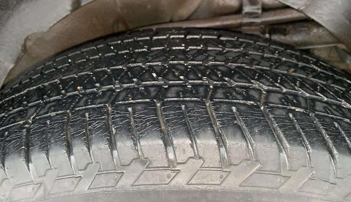 2016 Mahindra XUV500 W4, Diesel, Manual, 1,17,929 km, Left Rear Tyre Tread
