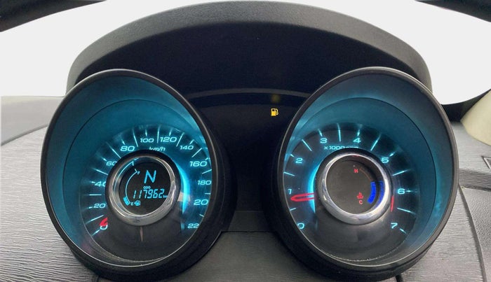 2016 Mahindra XUV500 W4, Diesel, Manual, 1,17,929 km, Odometer Image