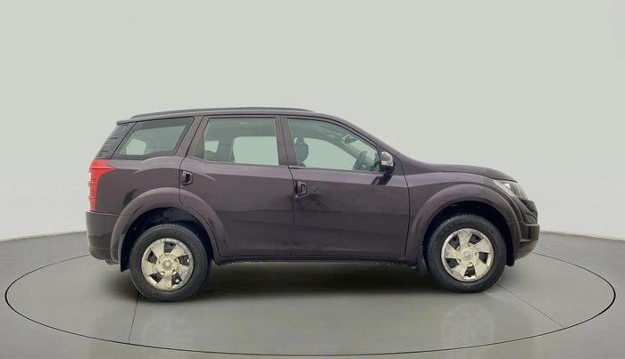 2016 Mahindra XUV500 W4, Diesel, Manual, 1,17,929 km, Right Side View