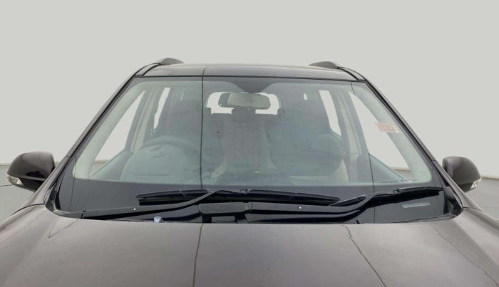 2016 Mahindra XUV500 W4, Diesel, Manual, 1,17,929 km, Front Windshield
