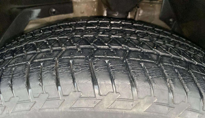 2016 Mahindra XUV500 W4, Diesel, Manual, 1,17,929 km, Left Front Tyre Tread