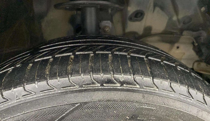 2019 Maruti Baleno DELTA PETROL 1.2, Petrol, Manual, 77,875 km, Right Front Tyre Tread