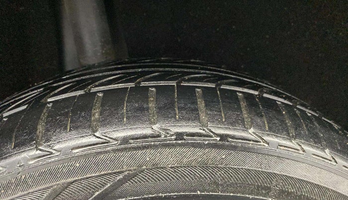 2019 Maruti Baleno DELTA PETROL 1.2, Petrol, Manual, 77,875 km, Right Rear Tyre Tread