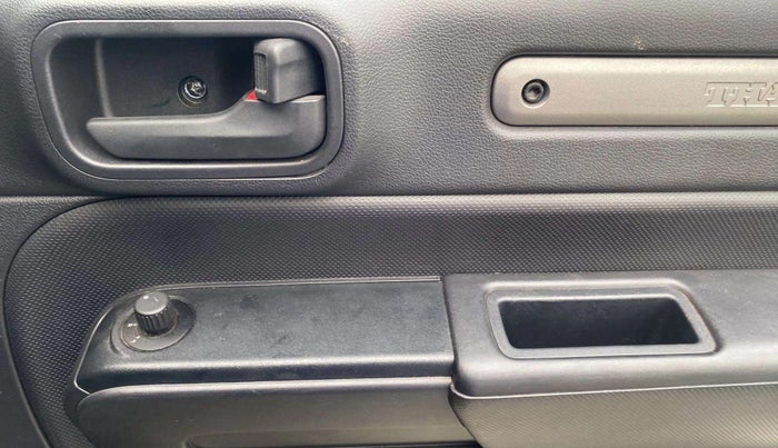 2023 Mahindra Thar LX P 2WD AT HT, Petrol, Automatic, 11,210 km, Driver Side Door Panels Control