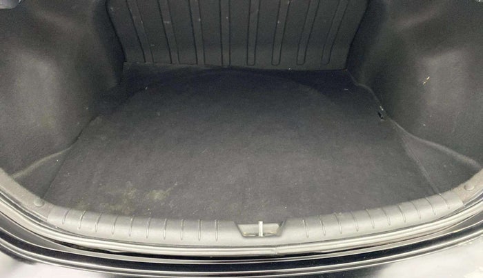 2018 Hyundai Verna 1.6 VTVT SX O, Petrol, Manual, 35,068 km, Boot Inside