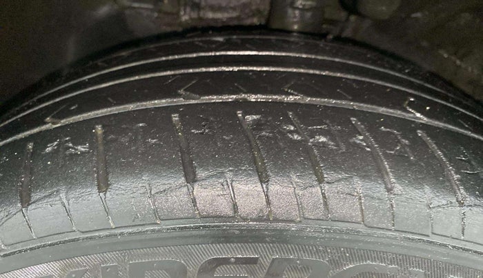 2018 Hyundai Verna 1.6 VTVT SX O, Petrol, Manual, 35,068 km, Left Front Tyre Tread