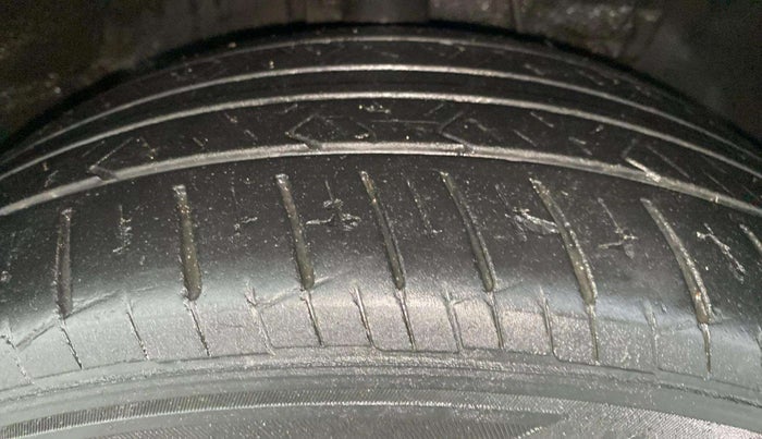 2018 Hyundai Verna 1.6 VTVT SX O, Petrol, Manual, 35,068 km, Right Front Tyre Tread