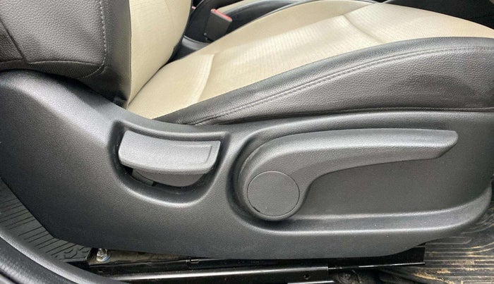 2018 Hyundai Verna 1.6 VTVT SX O, Petrol, Manual, 35,068 km, Driver Side Adjustment Panel