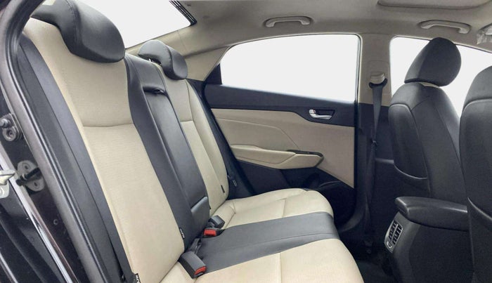 2018 Hyundai Verna 1.6 VTVT SX O, Petrol, Manual, 35,068 km, Right Side Rear Door Cabin