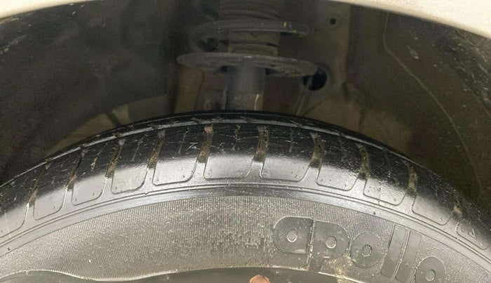2020 Maruti Swift VXI, Petrol, Manual, 43,468 km, Left Front Tyre Tread