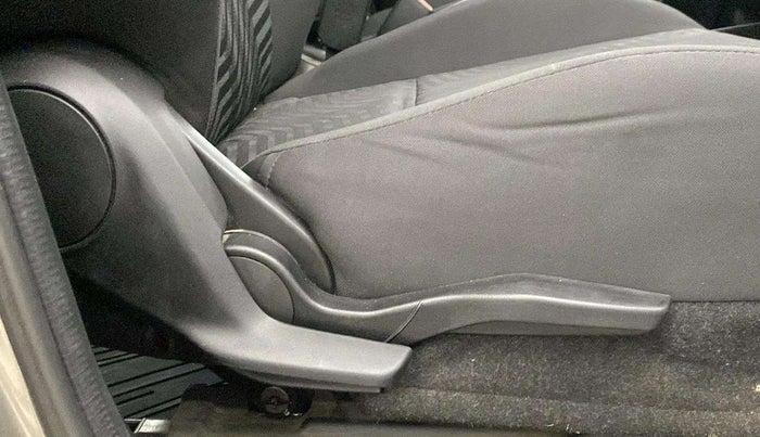 2020 Maruti Swift VXI, Petrol, Manual, 43,468 km, Driver Side Adjustment Panel